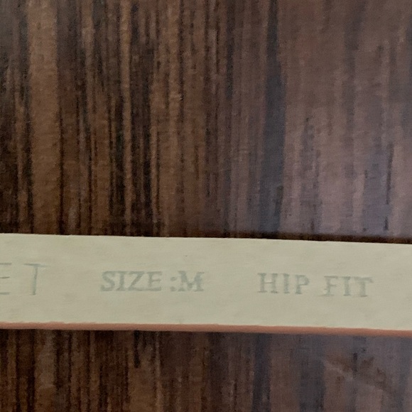 WHBM beautiful belt size M (34”-38”)